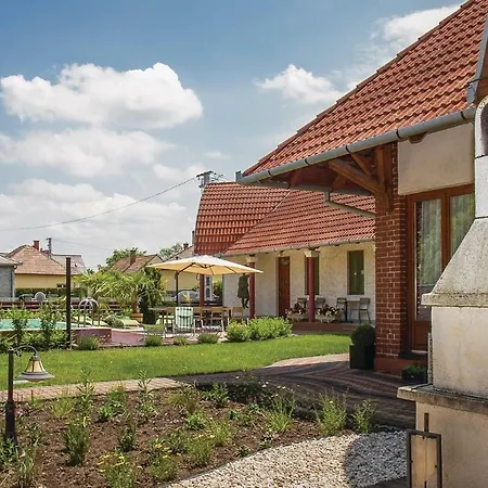 Apartment One-bedroom In Balatonmariafurdo