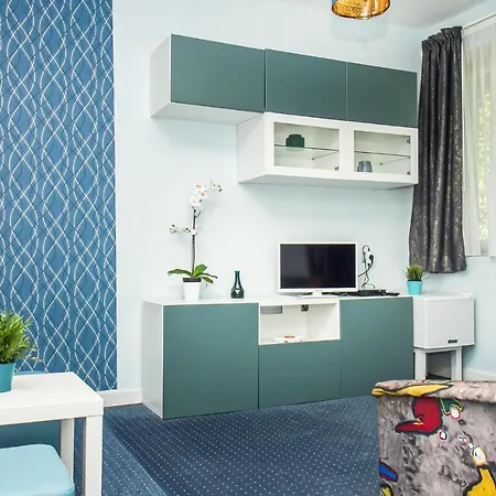 One-bedroom In Apartment *